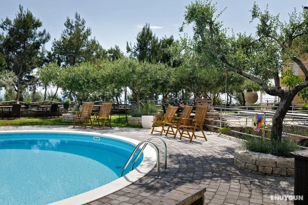 Fully Equiped Apartments Next to the Beach - Havuz