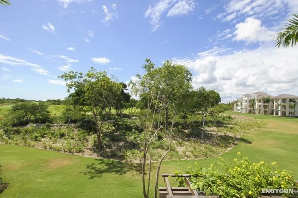 Fully Equipped Apartment Overlooking Golf Course at Luxury Beach Resort - Oda