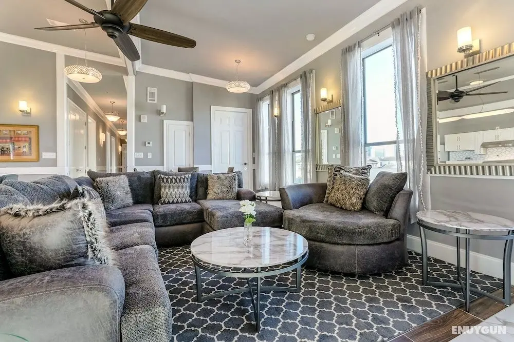 Fully Furnished Condos Near St Charles - Öne Çıkan Resim