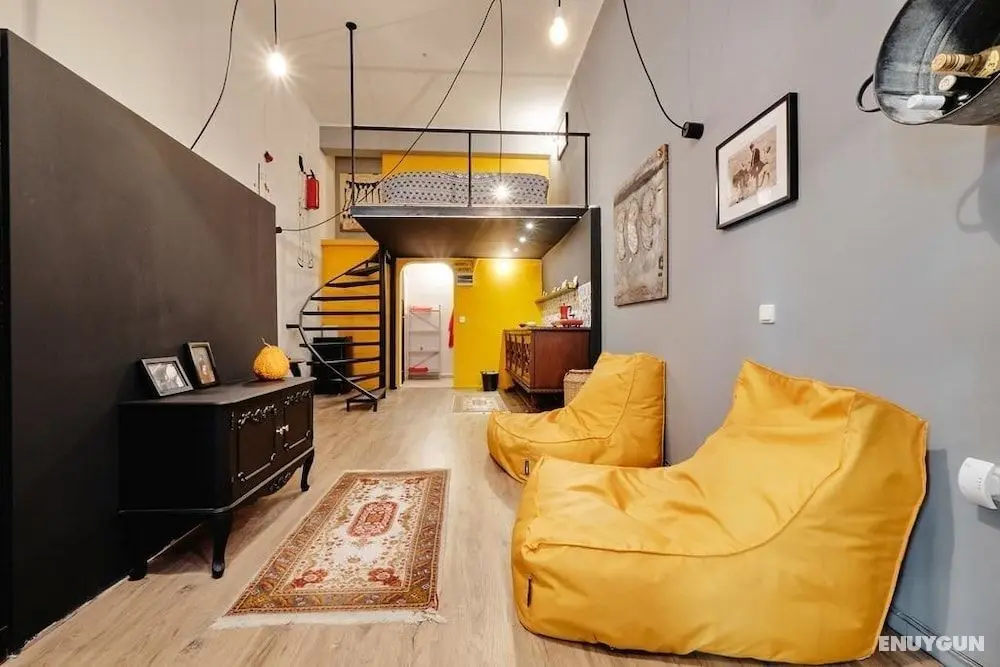 Funky Flat - Öne Çıkan Resim
