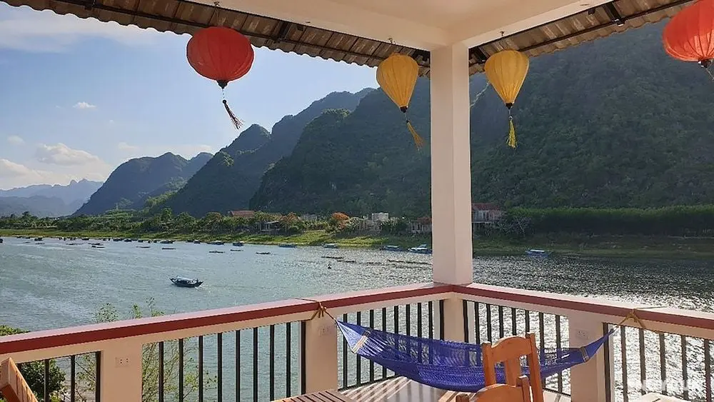 Funny Monkeys Homestay - Öne Çıkan Resim