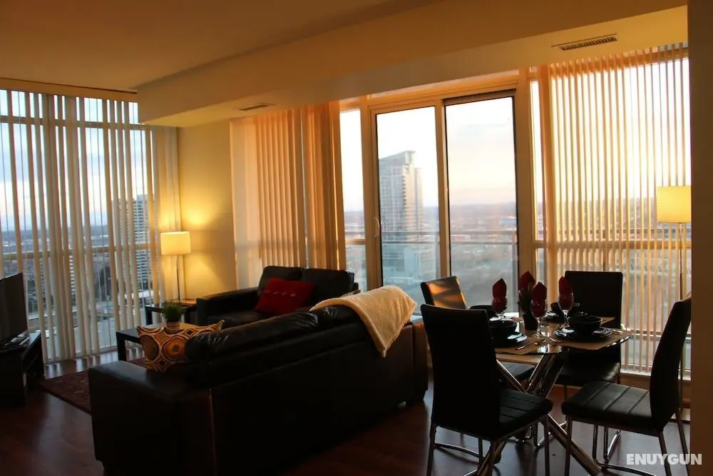 Galaxy Suites Square One unit 1904 - Öne Çıkan Resim