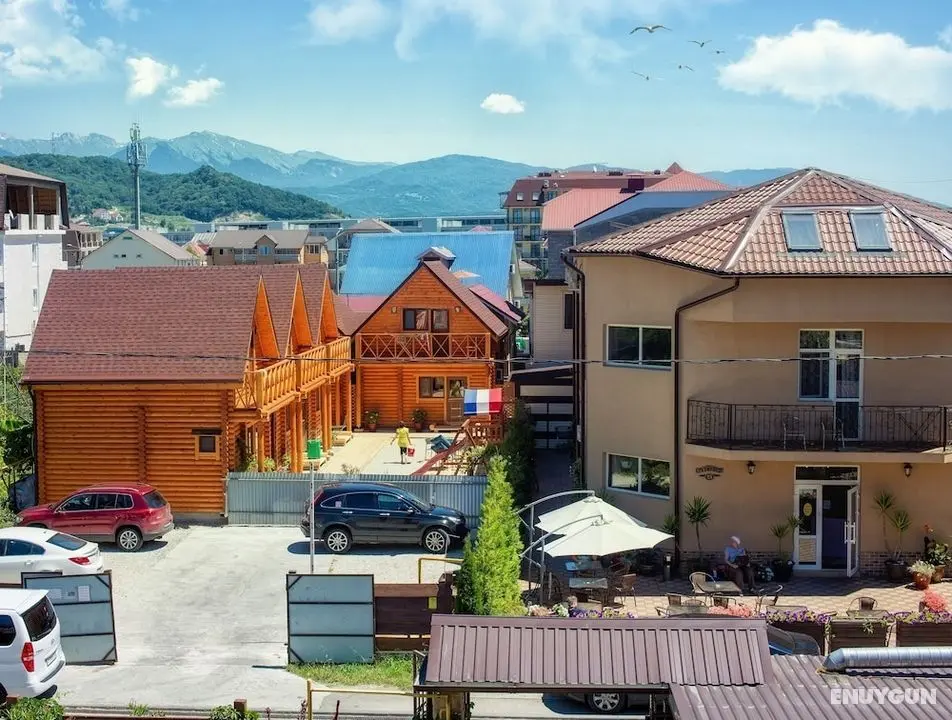 Galla Hotel - Konum Öne Çıkanlar
