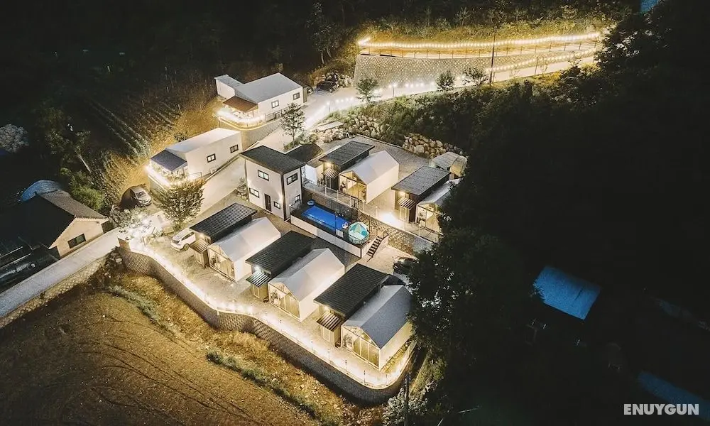 Gapyeong Ddobagi Pet Friendly Spa Glamping - Dış Mekan
