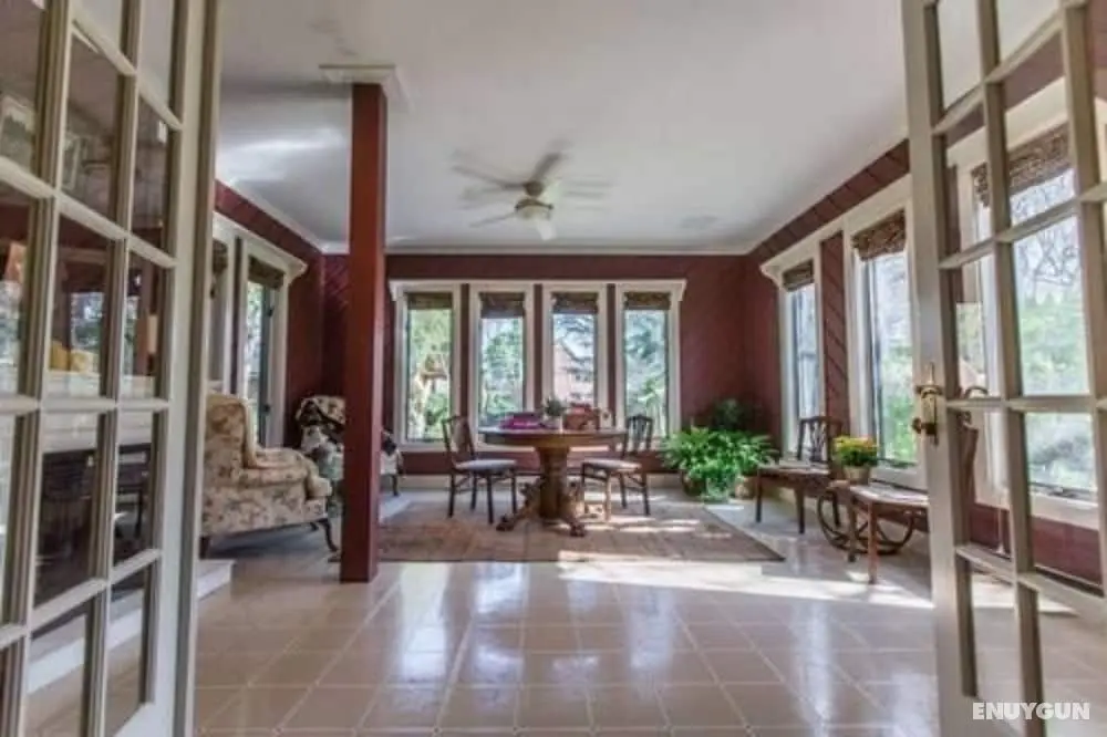 Garden Oasis Near Downtown - Lobi