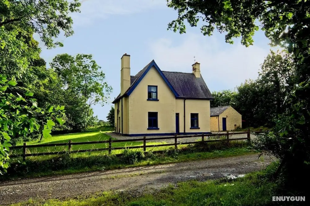 The Gardener's Cottage - Öne Çıkan Resim