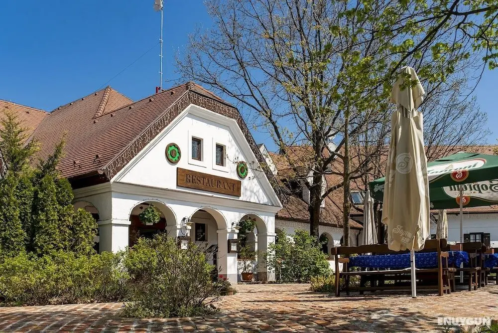 Gastland M1 Hotel & Conference Center - Dış Mekan