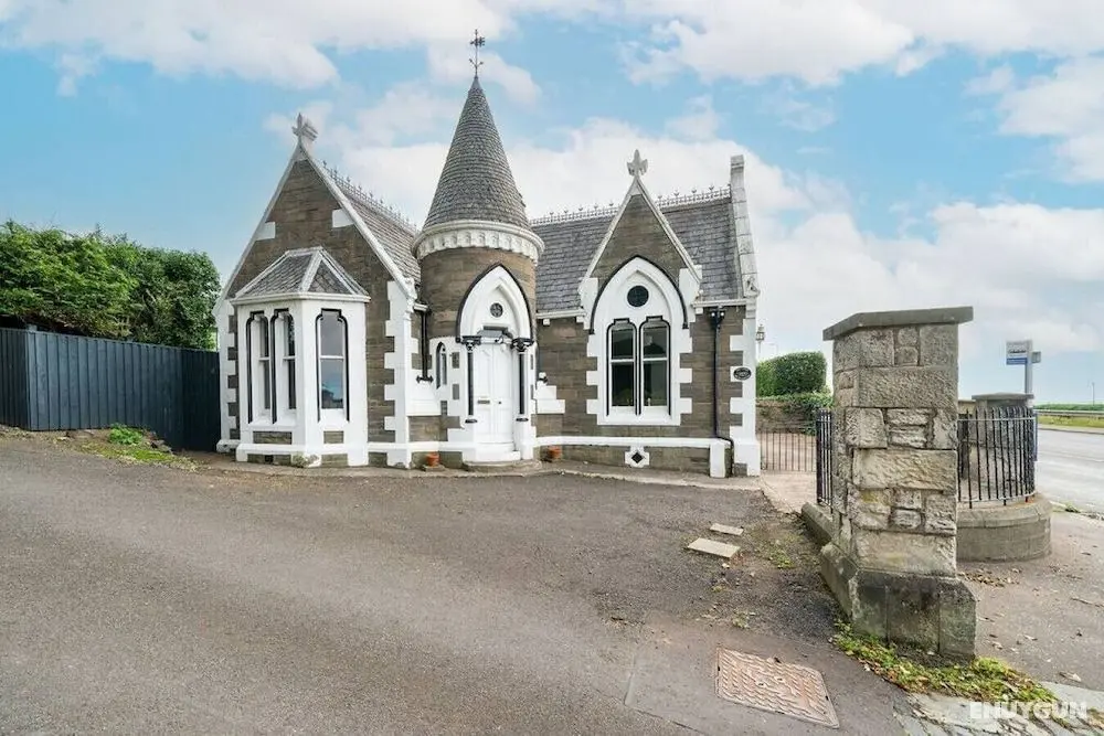The Gate Lodge Modern Living in a Period Property - Oda