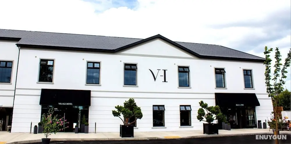 Village Hotel - Öne Çıkan Resim