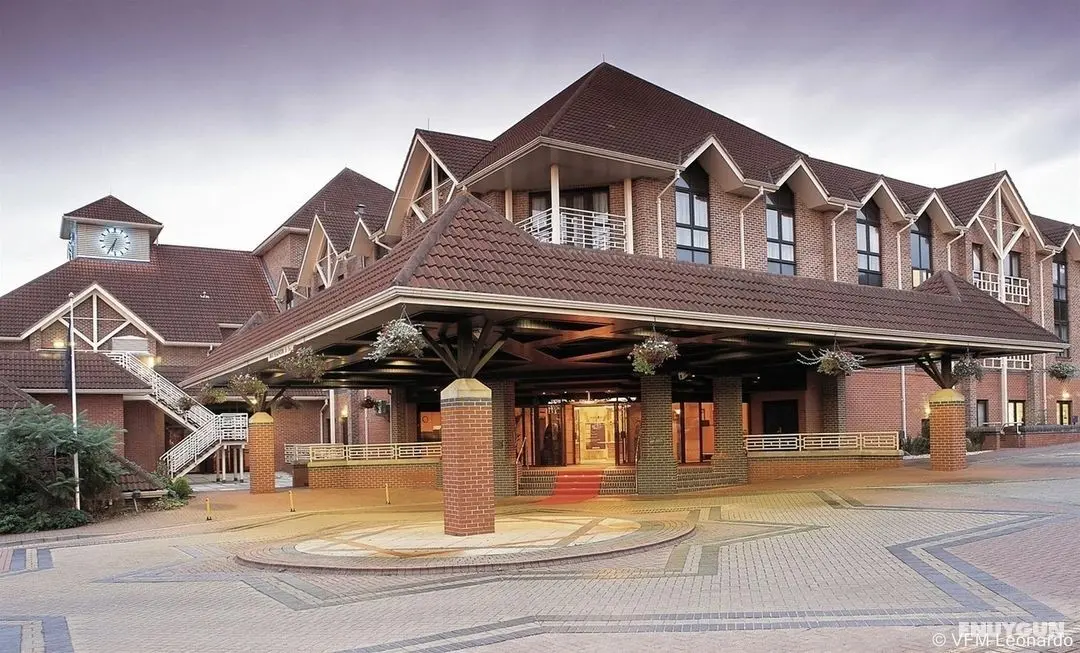 Village Hotel Swindon - Genel