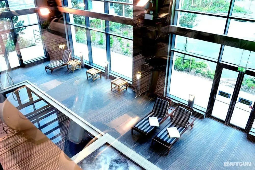 Village Urban Resort Farnborough - Genel