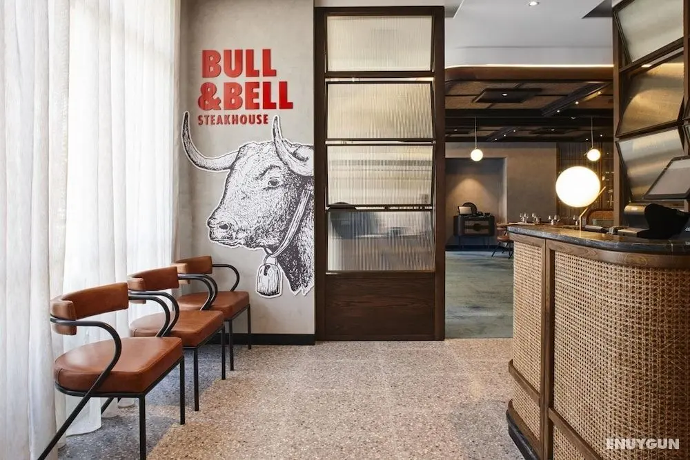 The Gem Hotel - Lobi