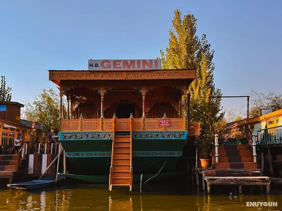 Gemini Group Of Houseboats - Öne Çıkan Resim