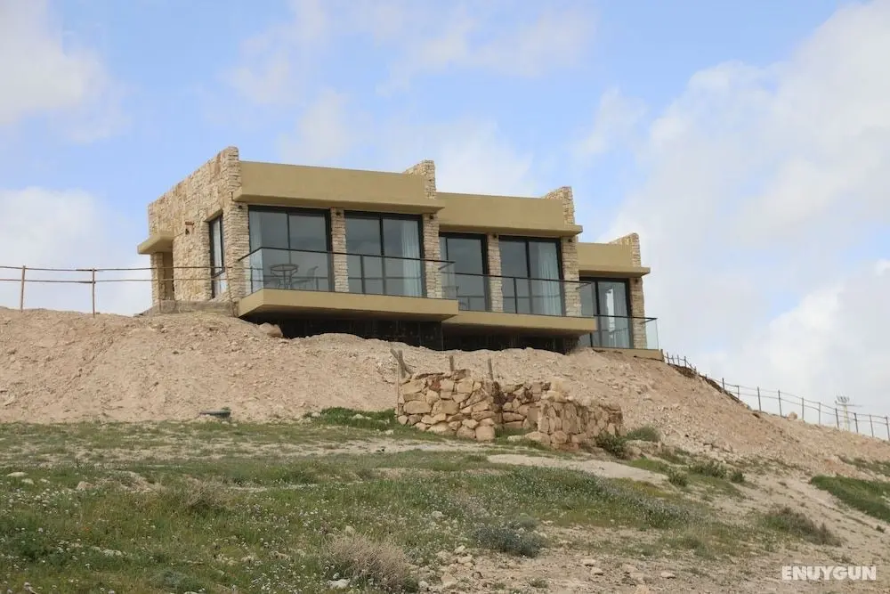 Genesis Land Desert hospitality - Öne Çıkan Resim
