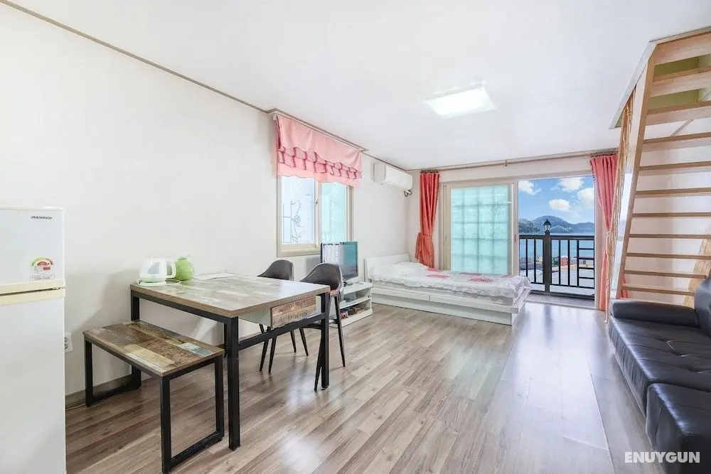 Geoje Evergreen&pinetree Pension - Öne Çıkan Resim