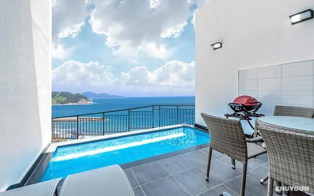 Geojedo Bay Hill Pool Villa - Oda