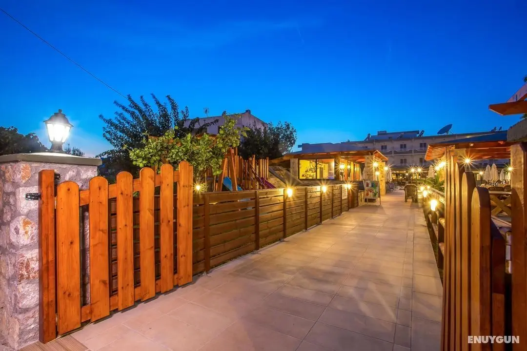 Georgia Apartments - Genel