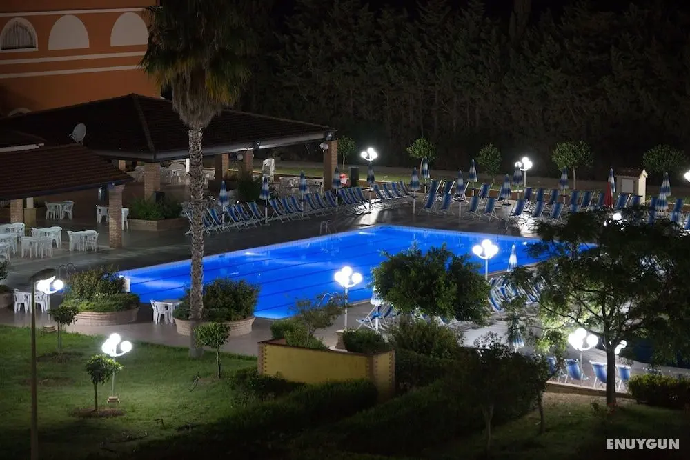 Hotel Villaggio S. Antonio - Havuz