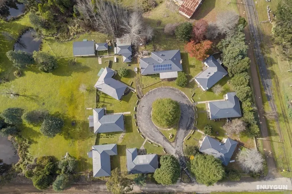 Giants Table and Cottages - Öne Çıkan Resim