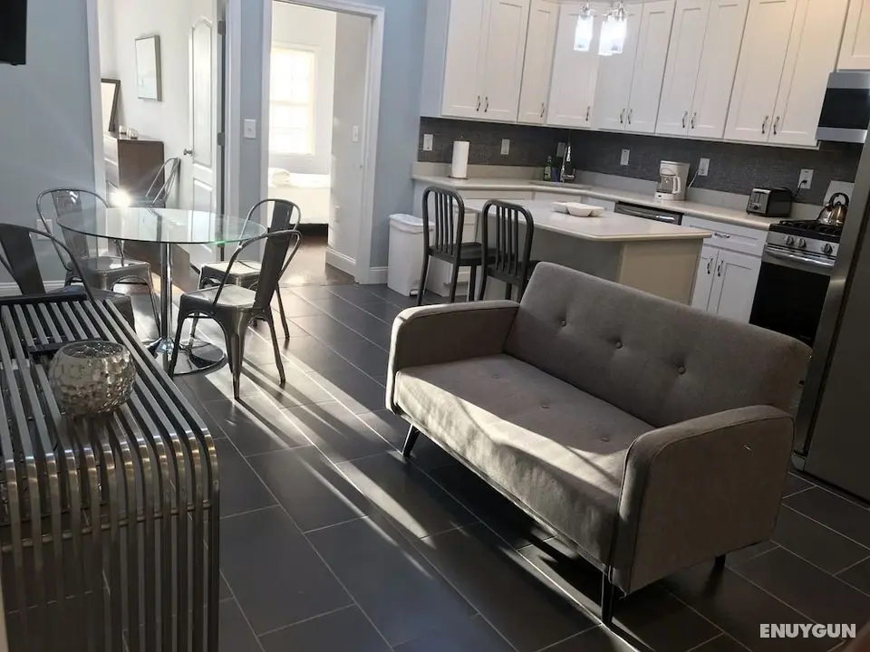 Giles Ave 6 Bedroom Gem - Öne Çıkan Resim