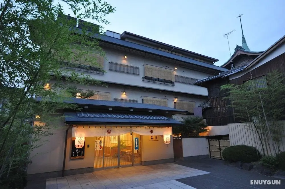 Gion Ryokan Karaku - Öne Çıkan Resim