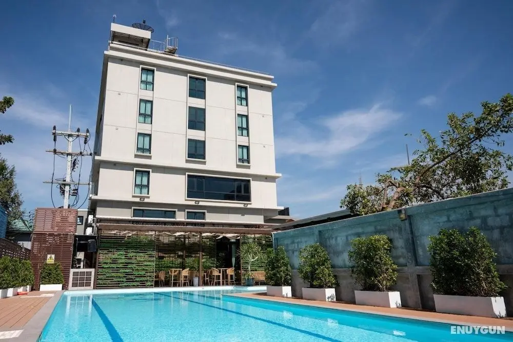 Glai Gan Place Hotel - Havuz
