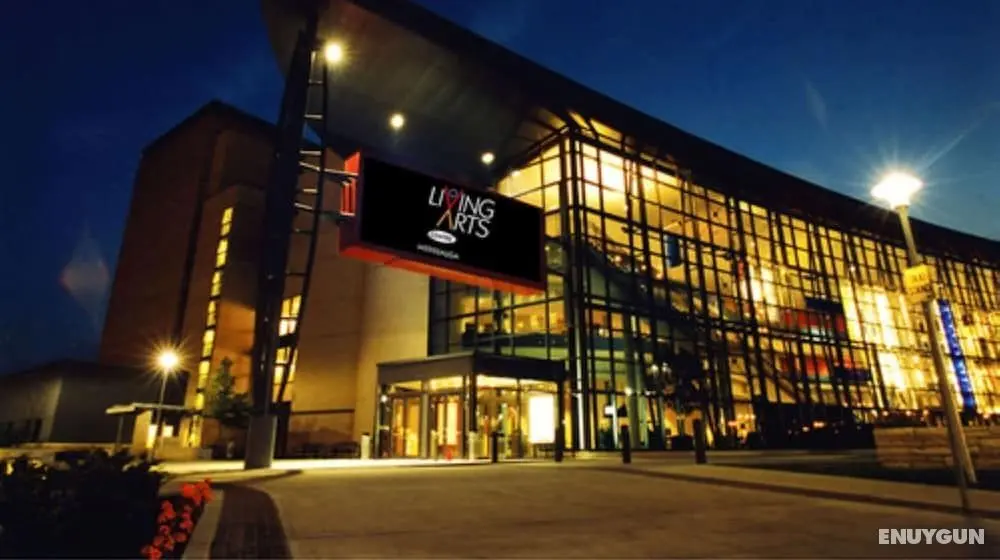 GLō Best Western Mississauga Corporate Centre - Dış Mekan