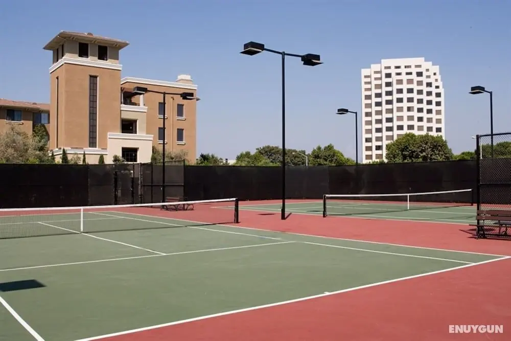 Global Luxury Suites at The Village - Spor Tesisleri
