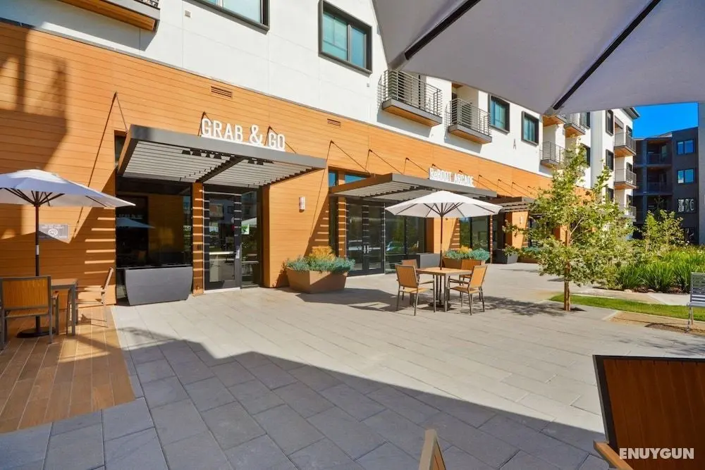 Global Luxury Suites in Menlo Park - Misafir Tesisleri ve Hizmetleri