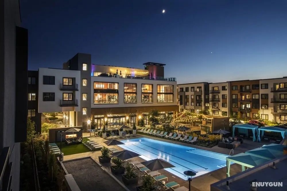 Global Luxury Suites in Menlo Park - Öne Çıkan Resim