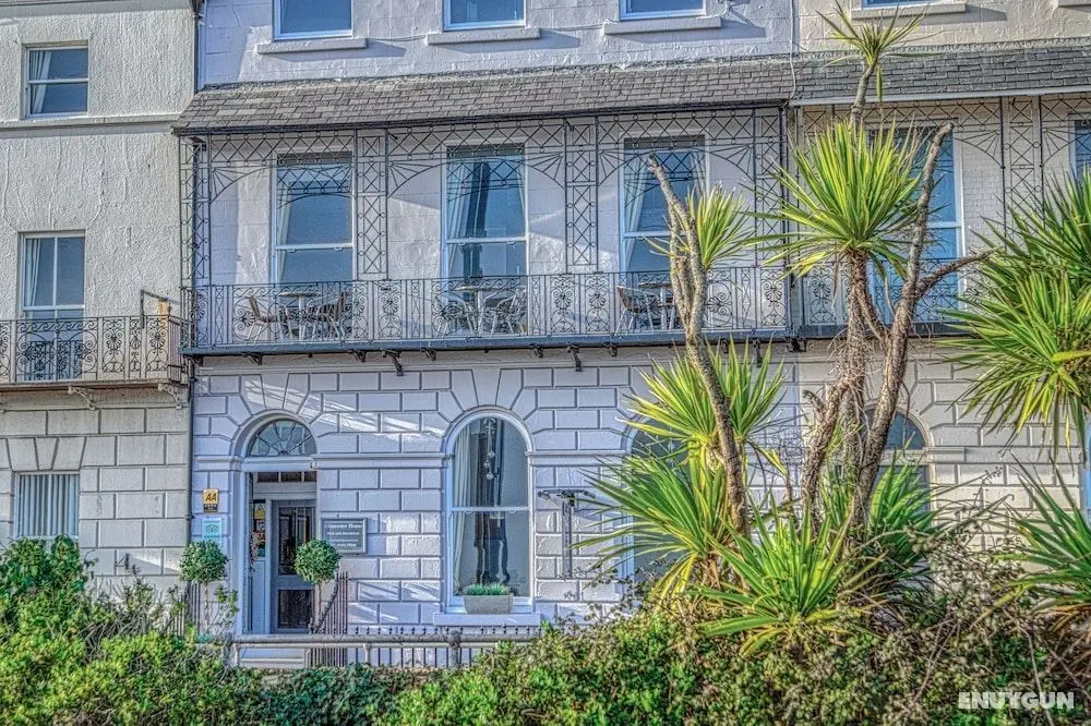 Gloucester House - Öne Çıkan Resim