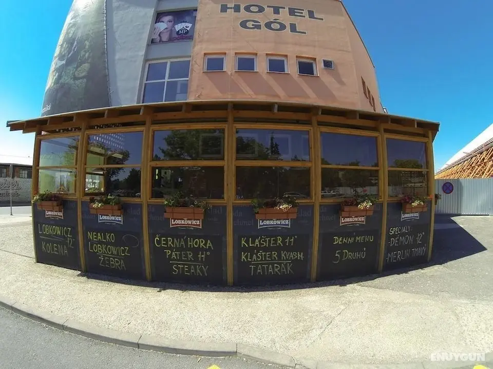 Hotel Gól Prostějov - Dış Mekan