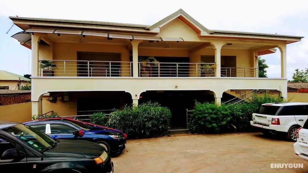 The Golden Apple Guest House - Otopark
