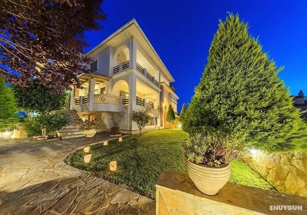 Golden Coast Boutique - Luxury Living - Öne Çıkan Resim