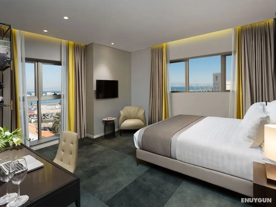 Golden Crown Haifa - Öne Çıkan Resim