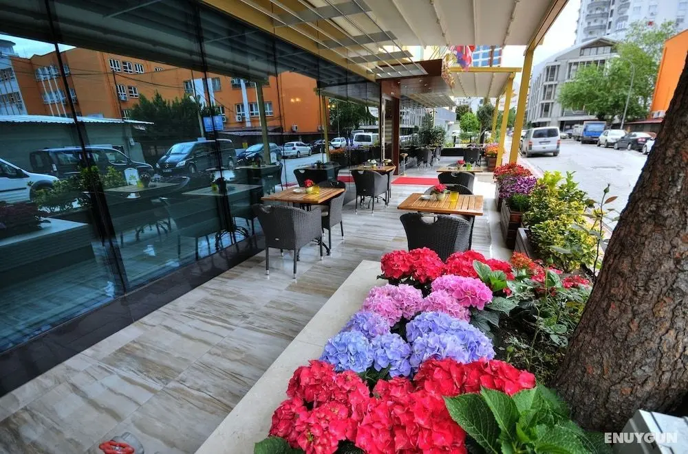 Golden Deluxe Hotel - Dış Mekan