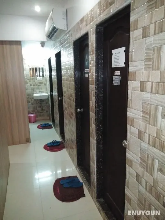 Golden Dormitory - Öne Çıkan Resim