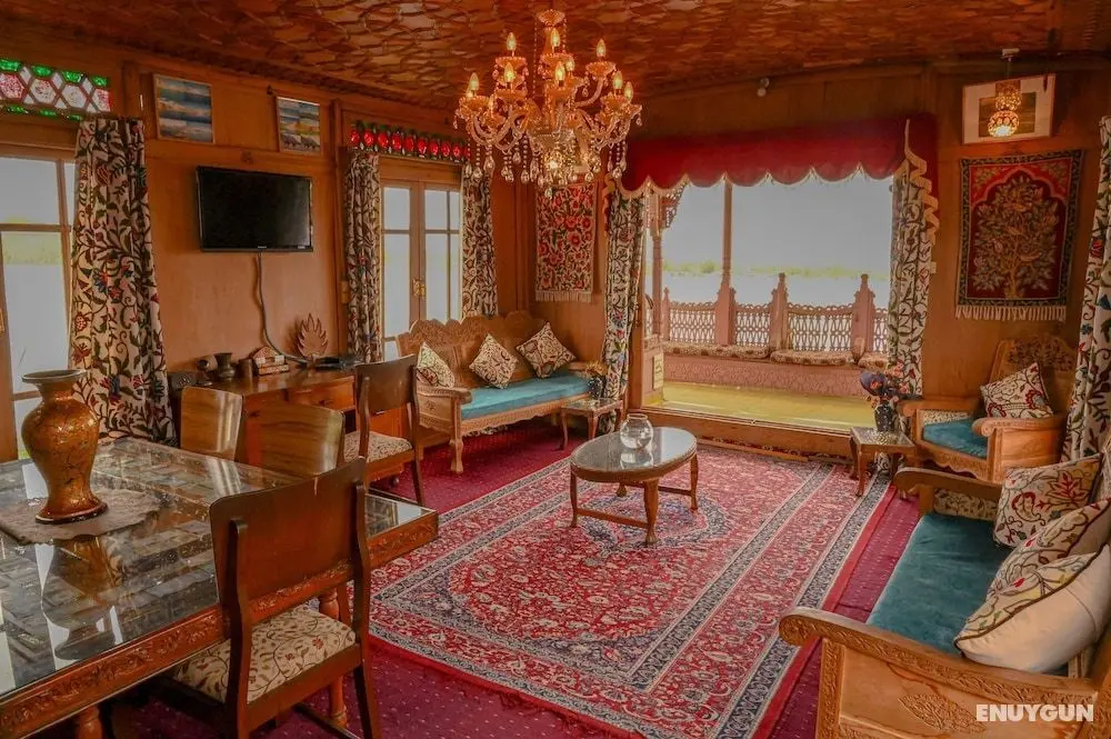 Golden Flower Heritage Houseboat - Öne Çıkan Resim