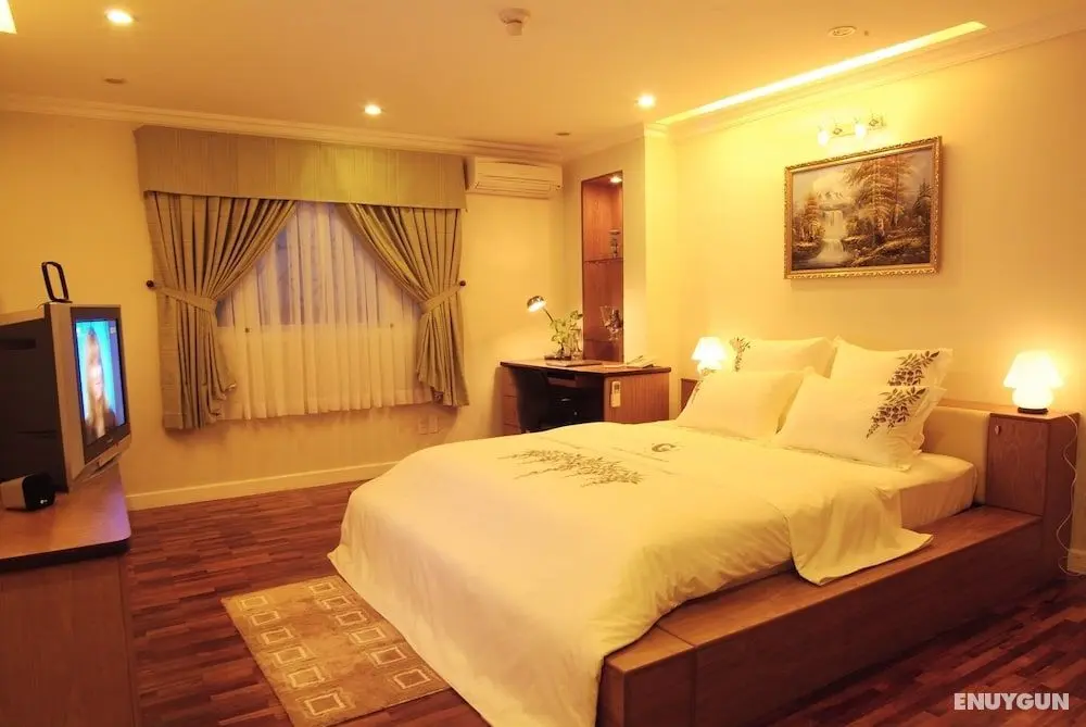 Golden Globe Apartment - Öne Çıkan Resim