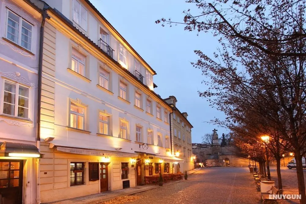 Hotel At the Golden Scissors - Dış Mekan
