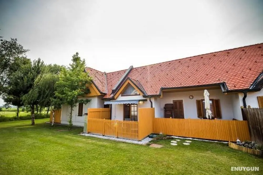 Golf Apartment - Öne Çıkan Resim