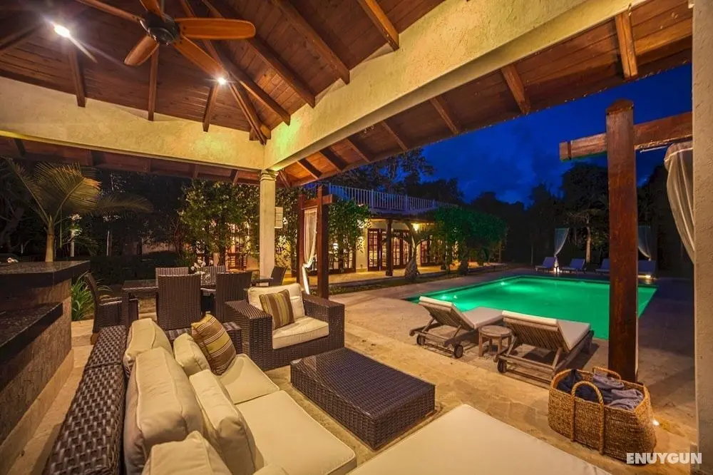Golf and Beach Resort Villa With Beautiful Sunsets Pool Golf Cart and Service Staff - Öne Çıkan Resim