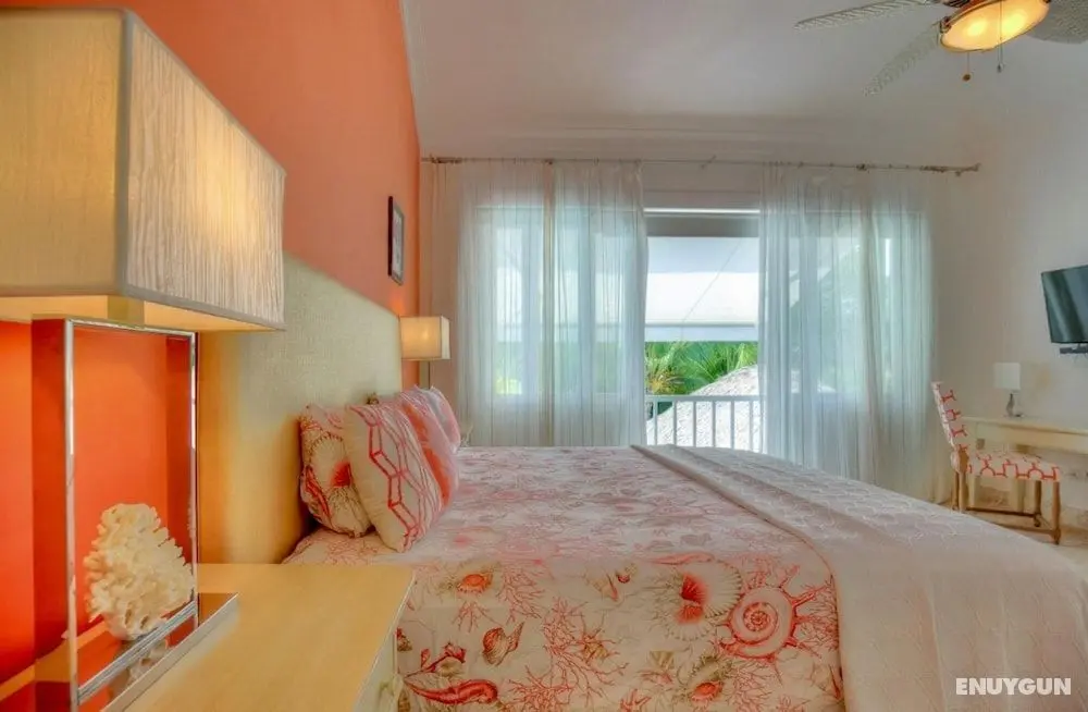 Golf-front Villa With Large Garden and Pool Area in Exclusive Beach Resort - Oda