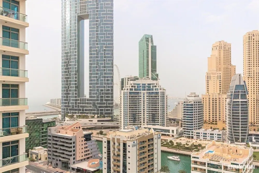 Gorgeous 1 Bedroom With Balcony in Dubai Marina - Dış Mekan