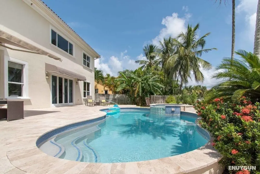 Gorgeous 5 Bedroom Home W Heated Pool Canal Front - Havuz