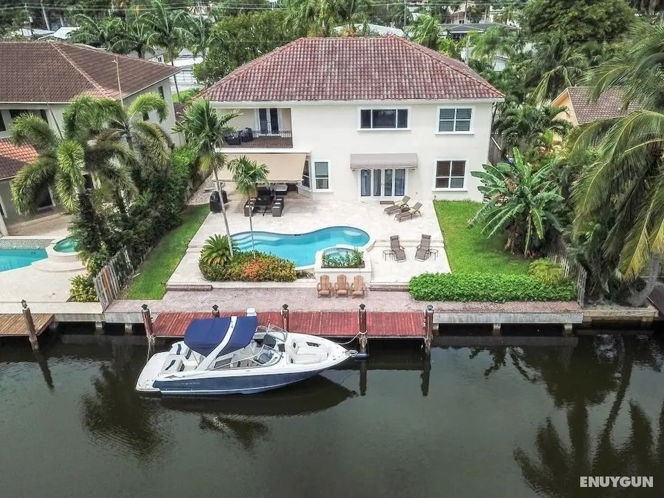 Gorgeous 5 Bedroom Home W Heated Pool Canal Front - Öne Çıkan Resim