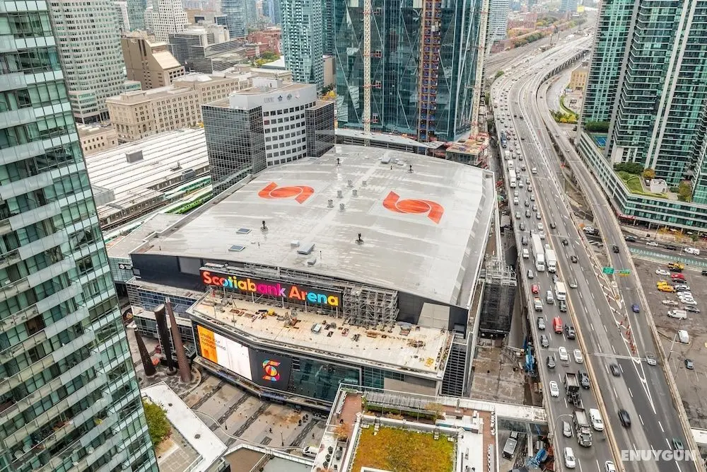 Gorgeous Condos in Maple Leaf Square - Konum Öne Çıkanlar