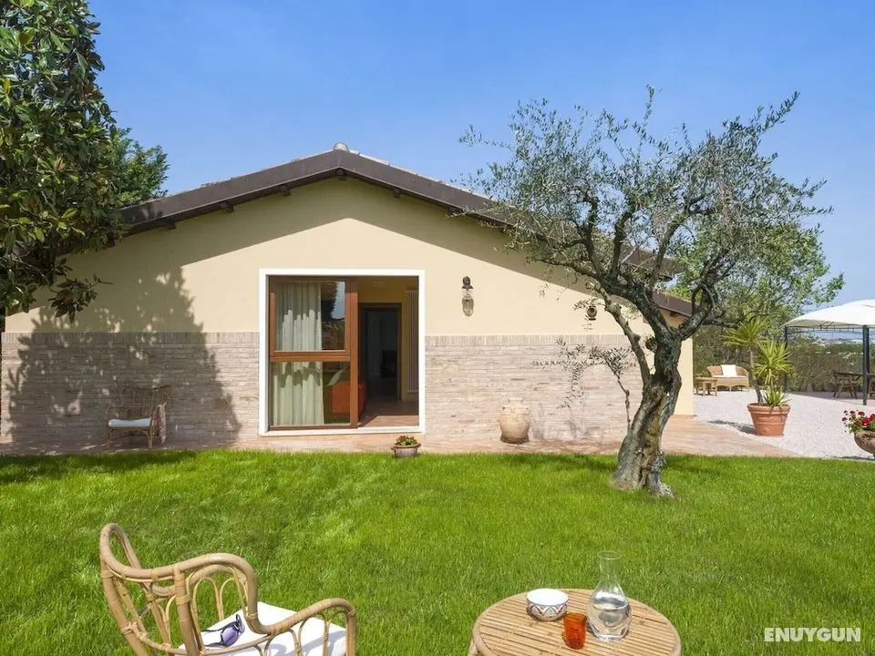 Gorgeous Holiday Home in San Costanzo With Roofed Terrace - Öne Çıkan Resim