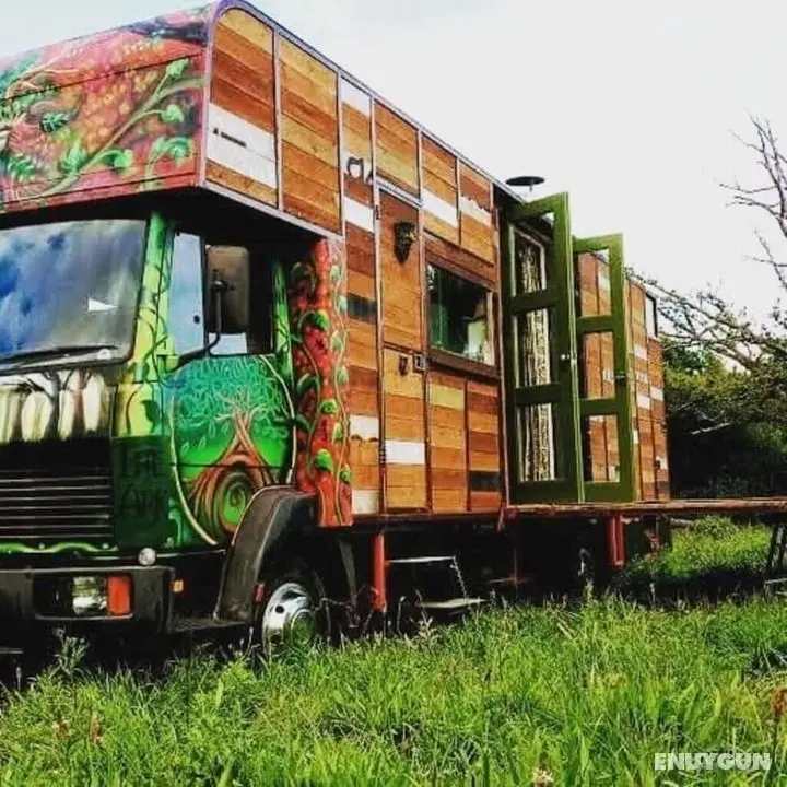 Gorgeous Horsebox at Glamp in Style in East Sussex - Öne Çıkan Resim