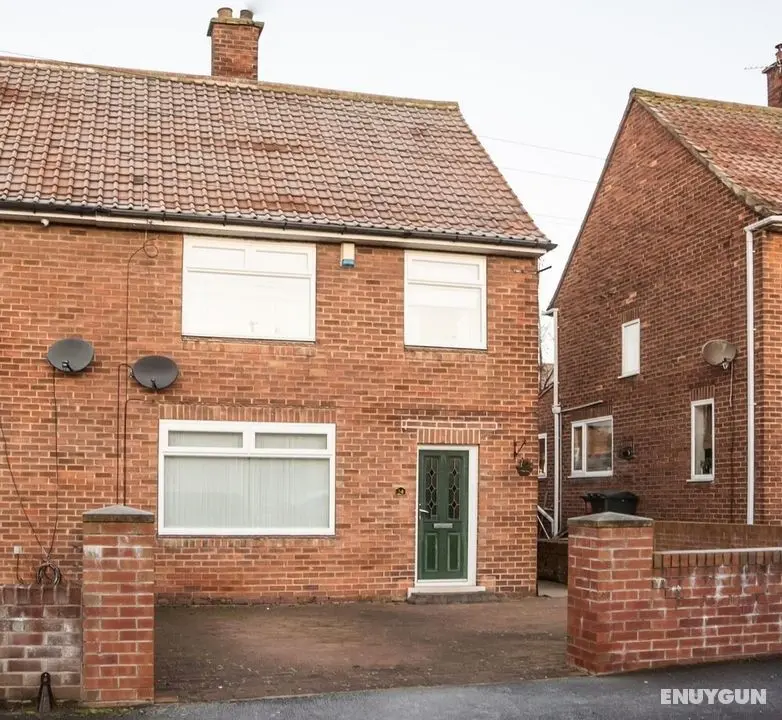 Gorgeous Modern 4 Bedroom House - Free Parking and Netflix by WHA for Contractors Relocation - Oda
